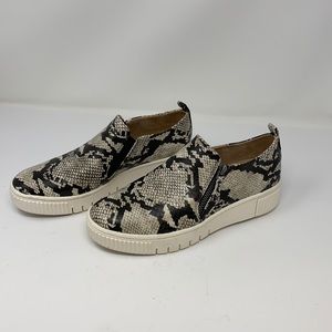 Sole naturalizer Snake skin platform sneakers.